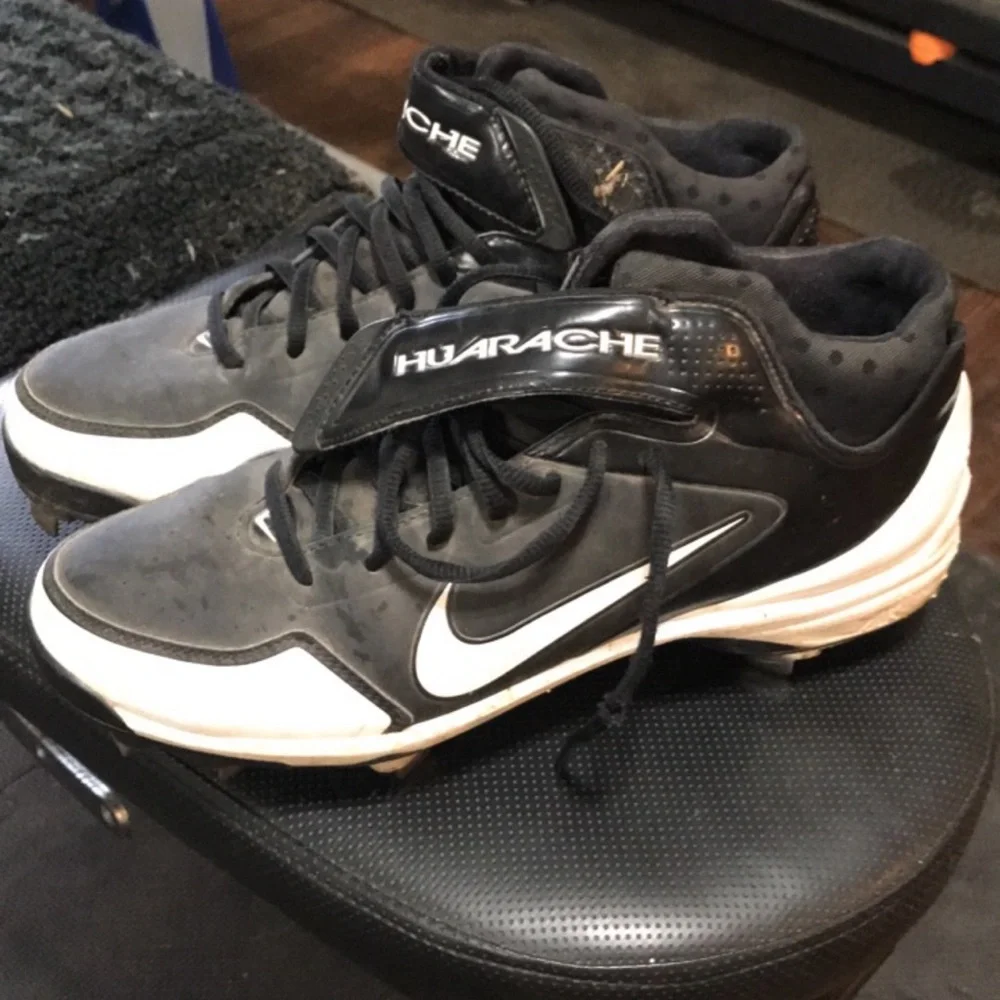 Nike Metal Baseball Cleats - Picture 2 of 3